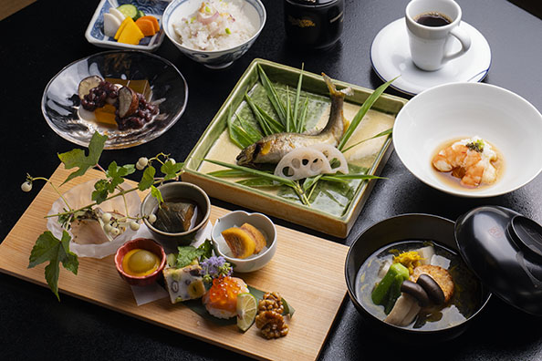 昼会席